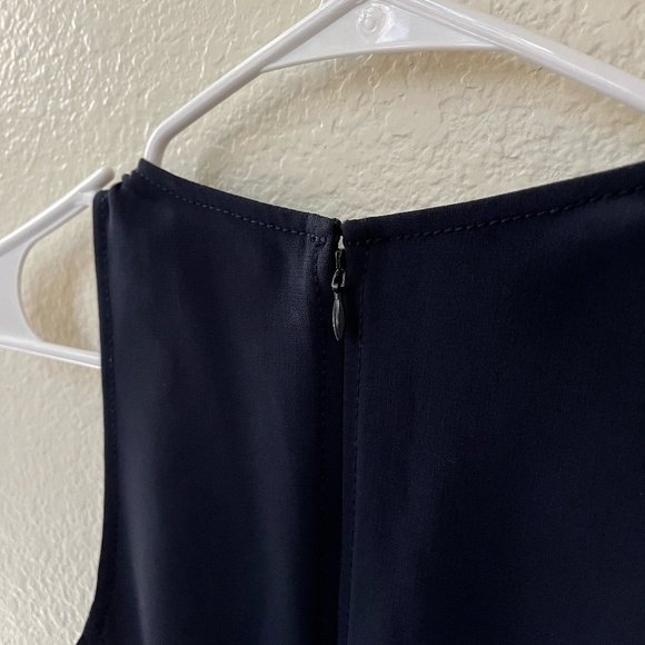 Cinq à Sept | Elegant Navy Catriona Silhouette Pleated Crepe Hem Dress | Size 2 - Picture 11 of 14